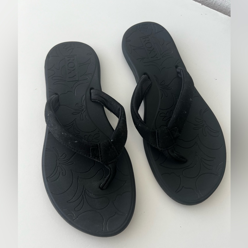 Beach sandals size 8 used